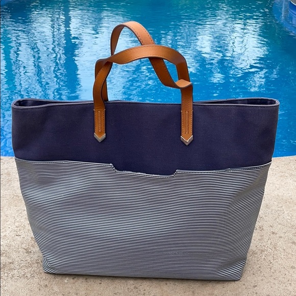 Stella & Dot Handbags - 🎉HP🎉{Stella & Dot} Union Street Striped Tote